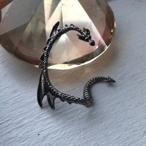 Dragon ear cuff 🐉